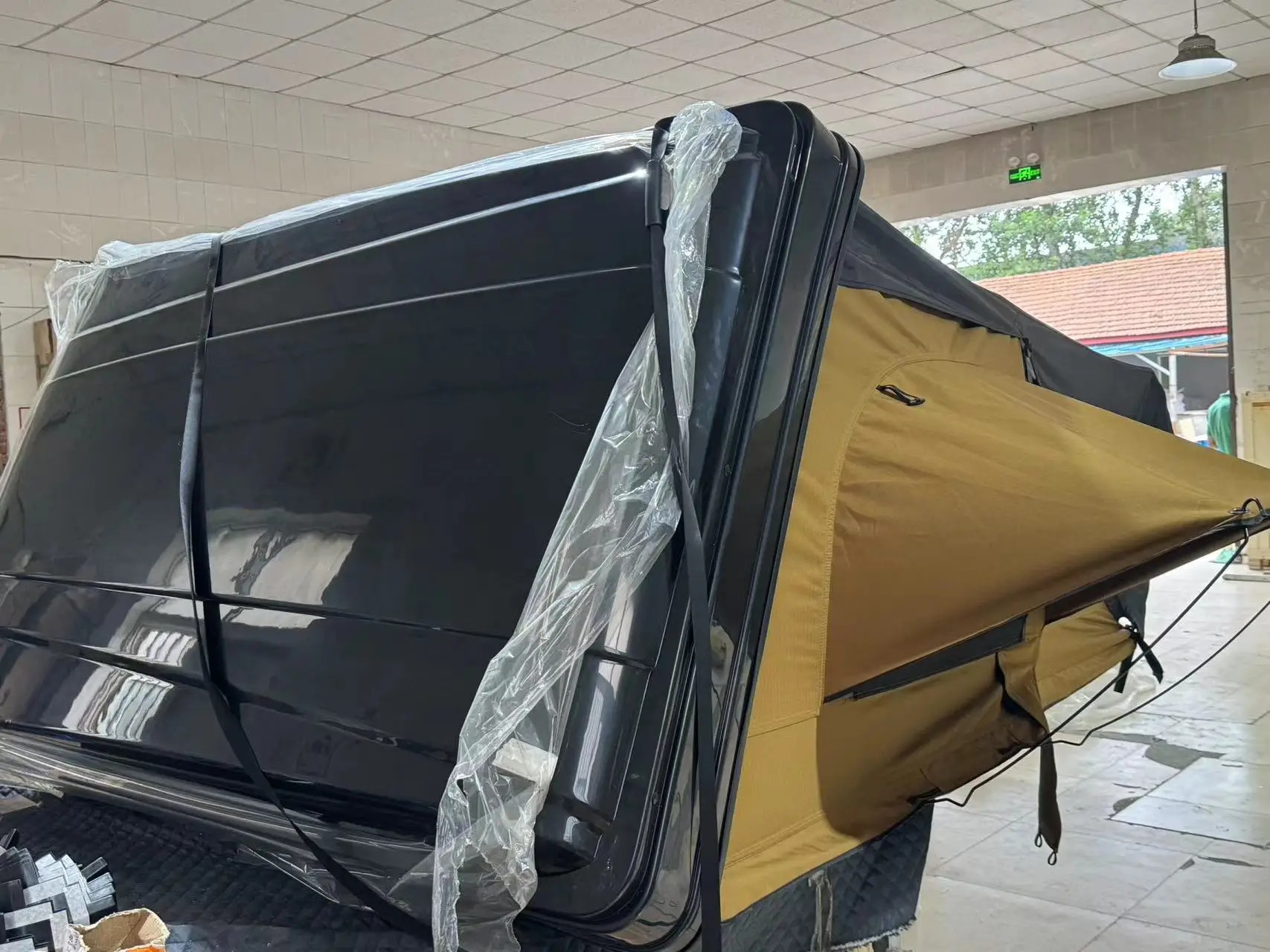 UV Resistant Waterproof 4 Person Roof Top Tent Car Rooftop Tent ABS Clamshell Hard Shell Top Roof Tent for 4x4 Camping